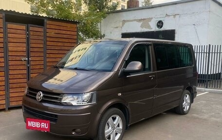 Volkswagen Multivan T5, 2012 год, 2 400 000 рублей, 2 фотография