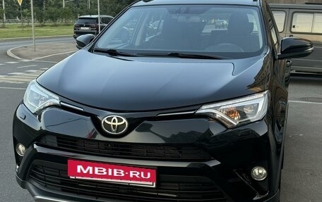 Toyota RAV4, 2018 год, 3 050 000 рублей, 2 фотография