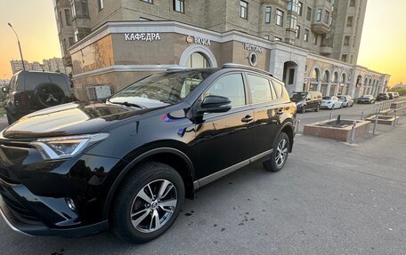 Toyota RAV4, 2018 год, 3 050 000 рублей, 6 фотография