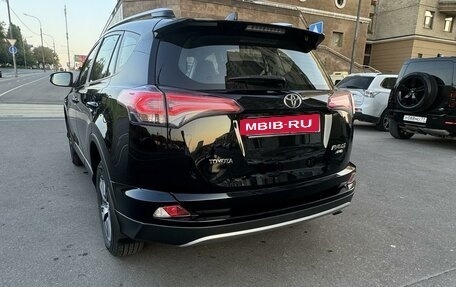 Toyota RAV4, 2018 год, 3 050 000 рублей, 5 фотография