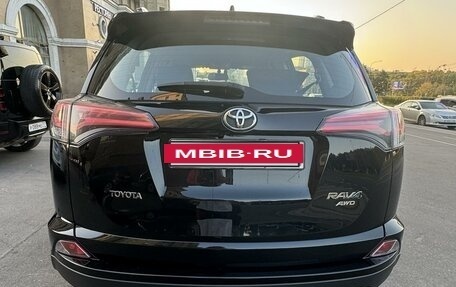 Toyota RAV4, 2018 год, 3 050 000 рублей, 4 фотография