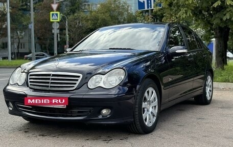 Mercedes-Benz C-Класс, 2005 год, 1 100 000 рублей, 2 фотография