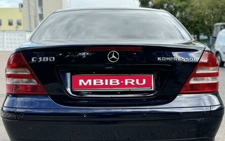 Mercedes-Benz C-Класс, 2005 год, 1 100 000 рублей, 8 фотография