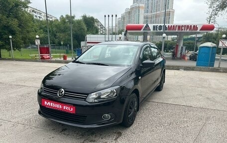 Volkswagen Polo VI (EU Market), 2012 год, 800 000 рублей, 2 фотография