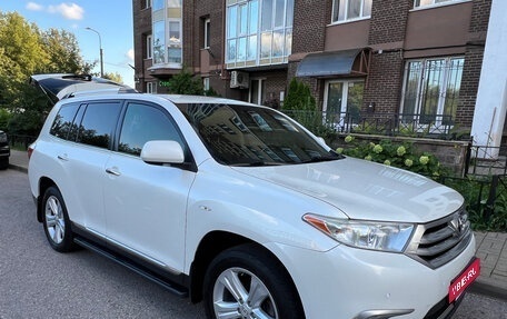 Toyota Highlander III, 2013 год, 2 790 000 рублей, 3 фотография