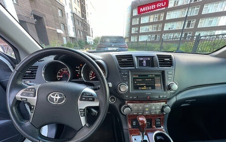 Toyota Highlander III, 2013 год, 2 790 000 рублей, 8 фотография