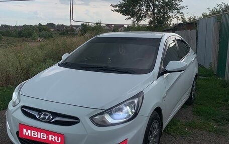 Hyundai Solaris II рестайлинг, 2014 год, 850 000 рублей, 2 фотография