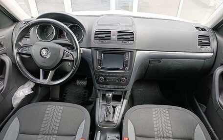 Skoda Yeti I рестайлинг, 2015 год, 1 095 000 рублей, 14 фотография