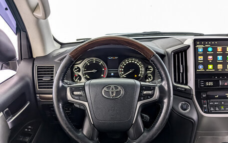 Toyota Land Cruiser 200, 2016 год, 5 990 000 рублей, 23 фотография