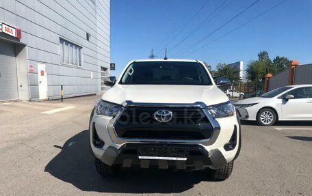 Toyota Hilux VIII, 2022 год, 6 000 000 рублей, 2 фотография