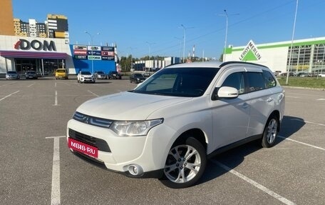 Mitsubishi Outlander III рестайлинг 3, 2013 год, 1 700 000 рублей, 1 фотография