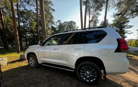 Toyota Land Cruiser Prado 150 рестайлинг 2, 2019 год, 6 300 000 рублей, 12 фотография