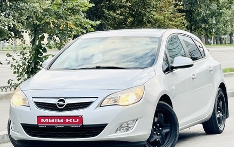 Opel Astra J, 2012 год, 699 000 рублей, 1 фотография