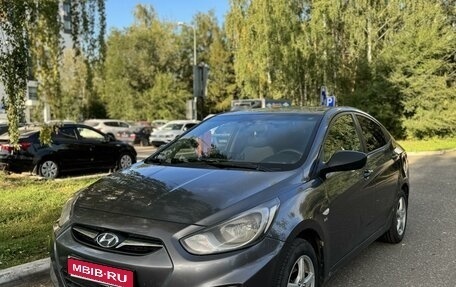 Hyundai Solaris II рестайлинг, 2012 год, 650 000 рублей, 1 фотография