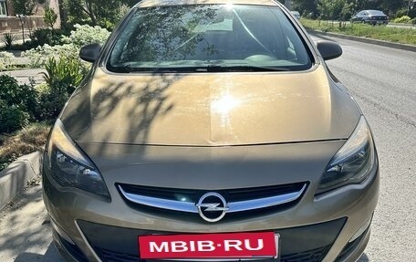 Opel Astra J, 2013 год, 1 300 000 рублей, 2 фотография