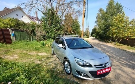 Opel Astra J, 2014 год, 1 030 000 рублей, 4 фотография