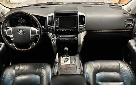 Toyota Land Cruiser 200, 2013 год, 3 999 000 рублей, 23 фотография