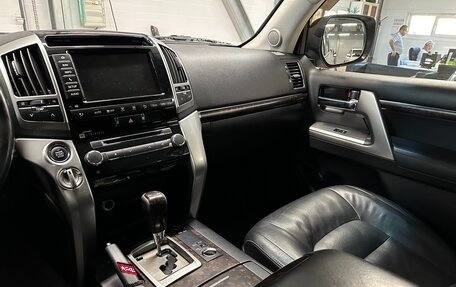 Toyota Land Cruiser 200, 2013 год, 3 999 000 рублей, 28 фотография