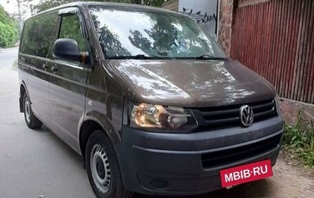 Volkswagen Caravelle T5, 2010 год, 2 000 000 рублей, 3 фотография