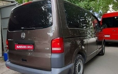 Volkswagen Caravelle T5, 2010 год, 2 000 000 рублей, 5 фотография