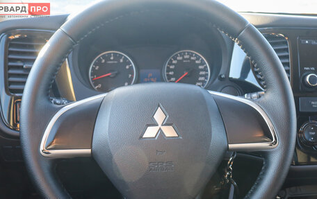 Mitsubishi Outlander III рестайлинг 3, 2014 год, 1 670 000 рублей, 9 фотография