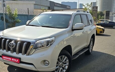 Toyota Land Cruiser Prado 150 рестайлинг 2, 2015 год, 3 450 000 рублей, 7 фотография