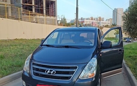 Hyundai Grand Starex Grand Starex I рестайлинг 2, 2016 год, 3 350 000 рублей, 23 фотография