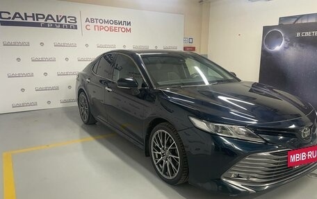 Toyota Camry, 2018 год, 2 619 000 рублей, 3 фотография