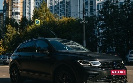 Volkswagen Tiguan II, 2021 год, 3 600 000 рублей, 2 фотография