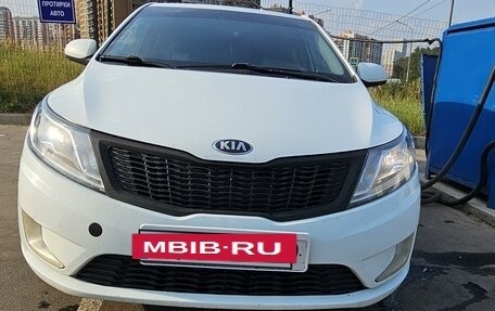 KIA Rio III рестайлинг, 2013 год, 890 000 рублей, 2 фотография