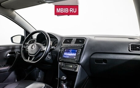 Volkswagen Polo VI (EU Market), 2017 год, 950 000 рублей, 9 фотография