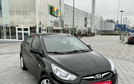 Hyundai Solaris II рестайлинг, 2012 год, 585 000 рублей, 4 фотография