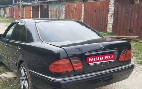 Mercedes-Benz E-Класс, 1998 год, 550 000 рублей, 6 фотография