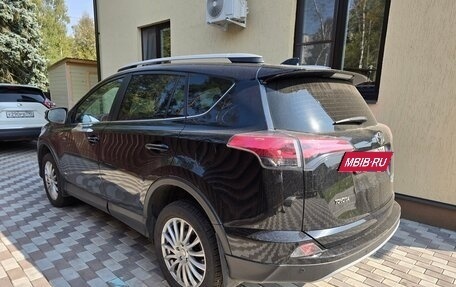 Toyota RAV4, 2017 год, 3 000 000 рублей, 4 фотография