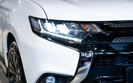 Mitsubishi Outlander III рестайлинг 3, 2022 год, 4 590 000 рублей, 15 фотография