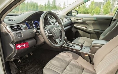 Toyota Camry, 2018 год, 1 900 000 рублей, 9 фотография