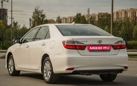 Toyota Camry, 2018 год, 1 900 000 рублей, 5 фотография