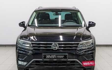 Volkswagen Tiguan II, 2017 год, 2 425 000 рублей, 2 фотография