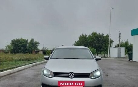 Volkswagen Polo VI (EU Market), 2011 год, 765 000 рублей, 2 фотография