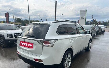 Mitsubishi Outlander III рестайлинг 3, 2013 год, 1 345 000 рублей, 6 фотография