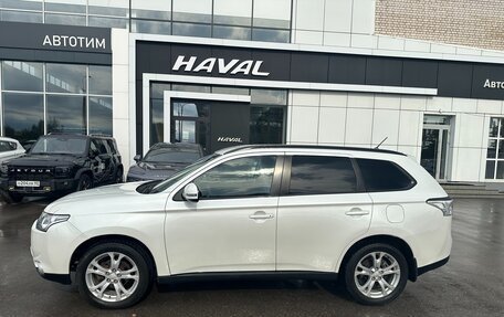 Mitsubishi Outlander III рестайлинг 3, 2013 год, 1 345 000 рублей, 10 фотография