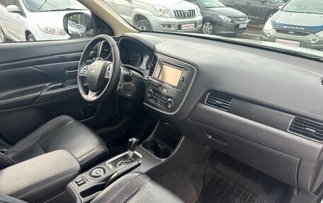 Mitsubishi Outlander III рестайлинг 3, 2013 год, 1 345 000 рублей, 13 фотография