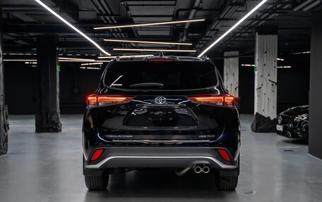 Toyota Highlander, 2023 год, 7 750 000 рублей, 4 фотография