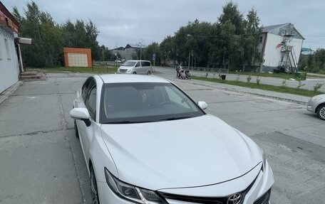 Toyota Camry, 2018 год, 2 950 000 рублей, 2 фотография