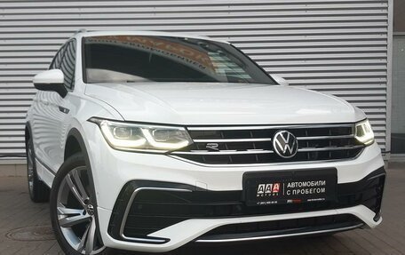 Volkswagen Tiguan II, 2020 год, 4 200 000 рублей, 3 фотография