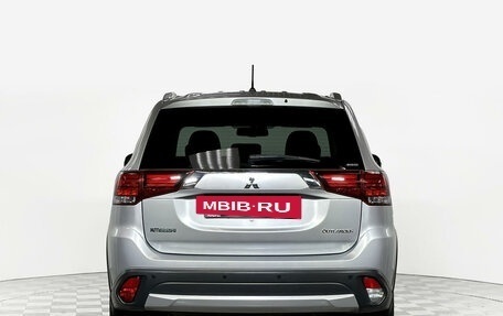 Mitsubishi Outlander III рестайлинг 3, 2016 год, 2 425 000 рублей, 6 фотография