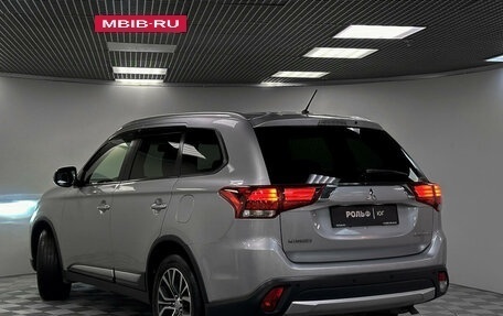 Mitsubishi Outlander III рестайлинг 3, 2016 год, 2 425 000 рублей, 17 фотография