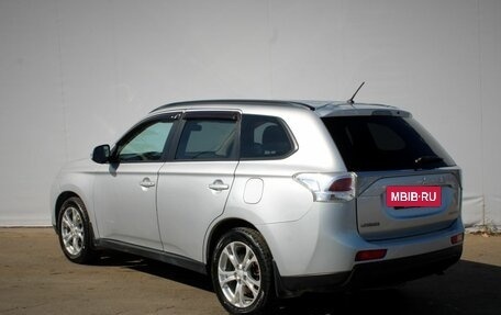 Mitsubishi Outlander III рестайлинг 3, 2013 год, 1 700 000 рублей, 5 фотография