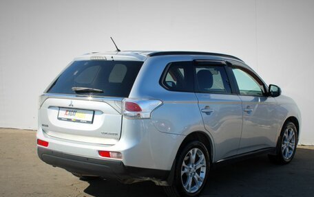 Mitsubishi Outlander III рестайлинг 3, 2013 год, 1 700 000 рублей, 7 фотография