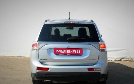 Mitsubishi Outlander III рестайлинг 3, 2013 год, 1 700 000 рублей, 6 фотография